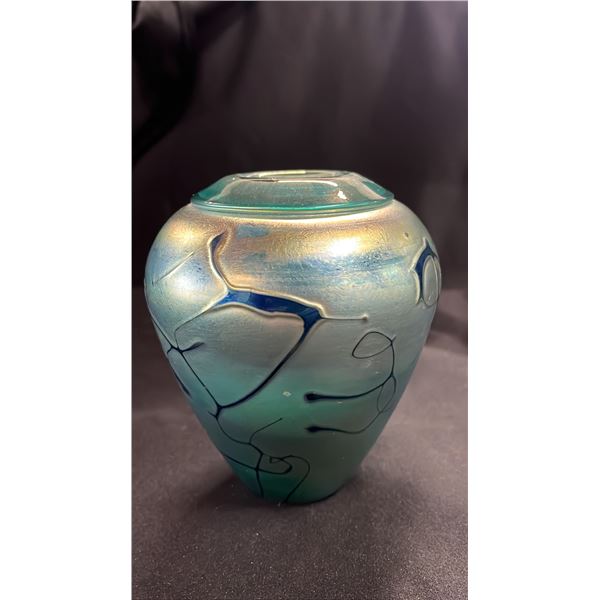 4.25" ART GLASS VASE - NO SIGNATURE