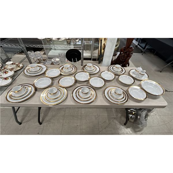 EPOCH COLLECTION VICTORIA GOLD PORCELAIN DISHWARE