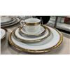 Image 5 : EPOCH COLLECTION VICTORIA GOLD PORCELAIN DISHWARE