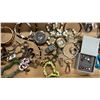 Image 3 : TRAY OF ASSORTED FASHION JEWELRY
