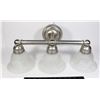 Image 1 : 3 LAMP BATHROOM LIGHT FIXTURE