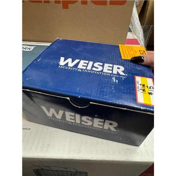 Weiser passage, Lock