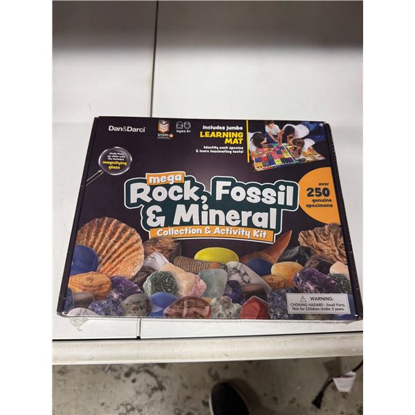 Mega rock, fossil and mineral collection and activity kit