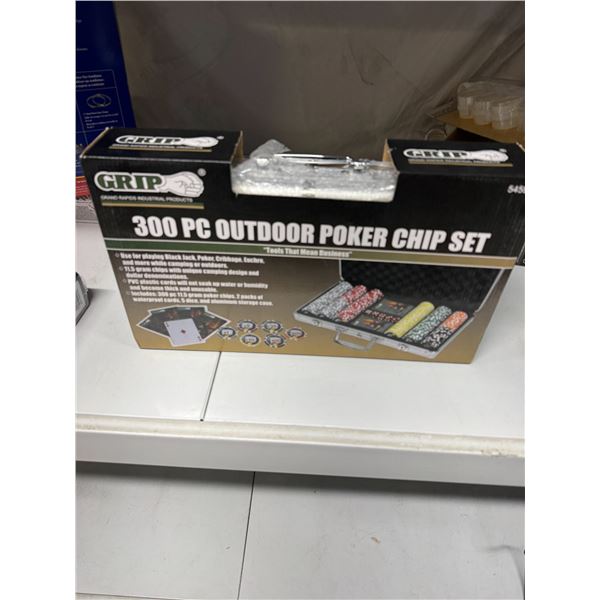 300 piece outdoor poker chip
