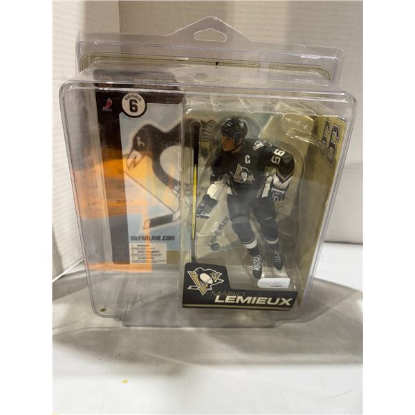 Mario Lemieux hockey figurine
