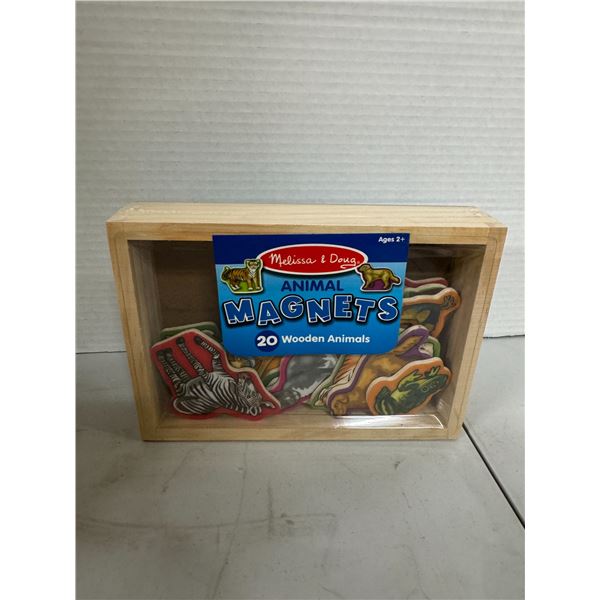 Mellissa & Doug animal magnets 20 wooden animals