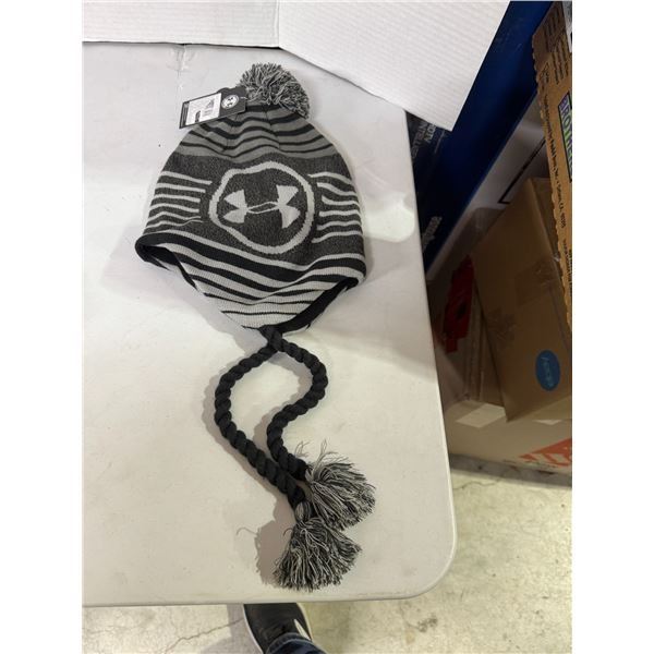 Under Armour, new toque