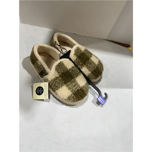 Children slipper size 11/12