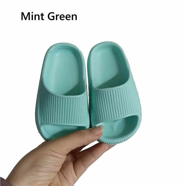 Cloud Sandals - Minty green - Size 30-31