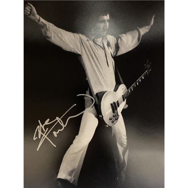 The Who Pete Townshend signed photo. GFA Authenticated