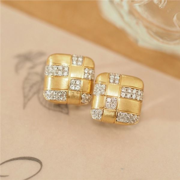 18K Gold Diamond Earrings