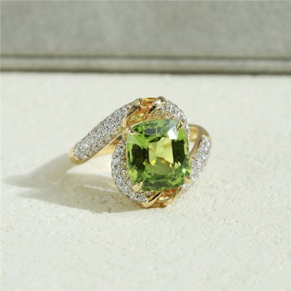 18K Gold Peridot Ring