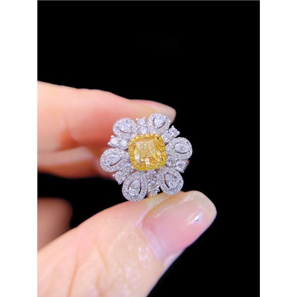 1-Carat Floral Diamond Ring