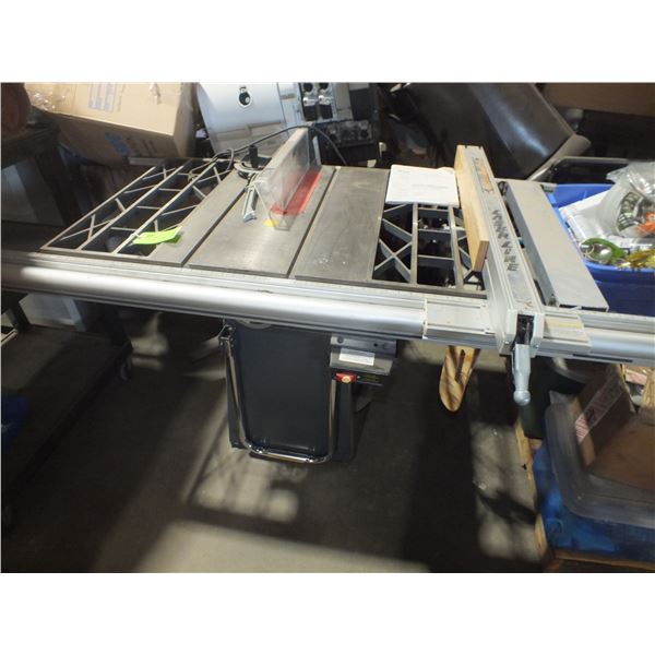 Contractor Table Saw