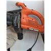 Image 2 : Black & Decker Leaf Blower/Vacuum w/Bag - 4' Length - Tested - Pickup Only