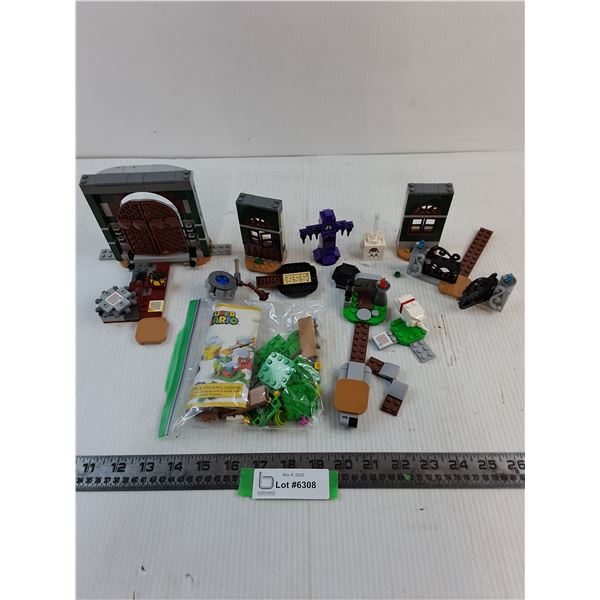 Super Mario & Scary Lego Set without Boxes - Unsure if Complete