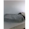 Image 3 : Coral Blanket 96"x104", Throw blanket, (3) Duvet Cover 103"x88", (1) Mattress Protector, (8) Pillows
