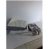 Image 4 : Coral Blanket 96"x104", Throw blanket, (3) Duvet Cover 103"x88", (1) Mattress Protector, (8) Pillows