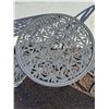 Image 2 : **Metal Bistro Table And Two Chairs - Can't Ship