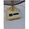 Image 3 : Superior Retro Table Fan - Powers On