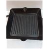 Image 2 : Cast Iron Artisanal Grilling Square Pan - 9" Pan