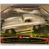 Image 2 : BURAGO 1/18 Die-Cast Rare 1954 Mercedes-Benz 300 SL Gold Collection - NIB
