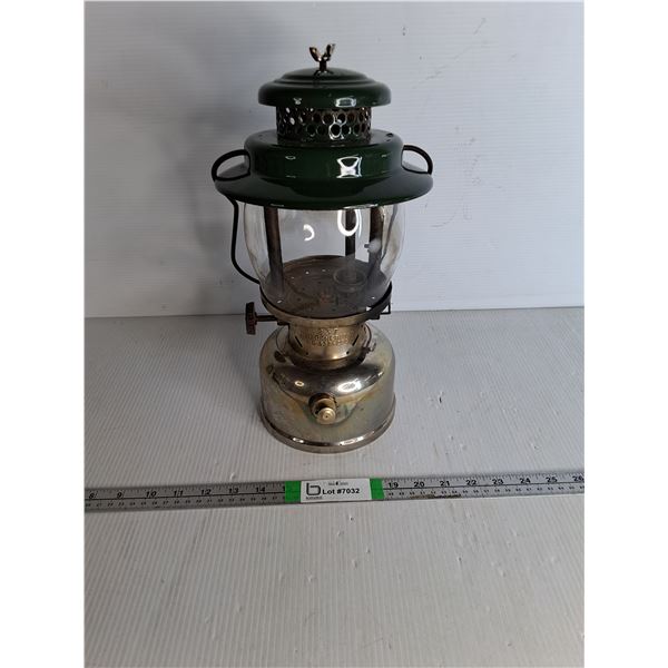 Vintage Coleman Kerosene Lantern Model 237-55