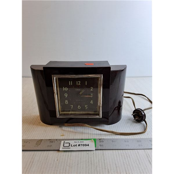 Telechron Electric Clock (9" x 5") - Powers On