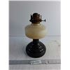 Image 1 : Antique Oil Lamp 11.5"