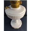 Image 2 : Aladdin Lincoln Drape Oil Lamp - 13" Tall