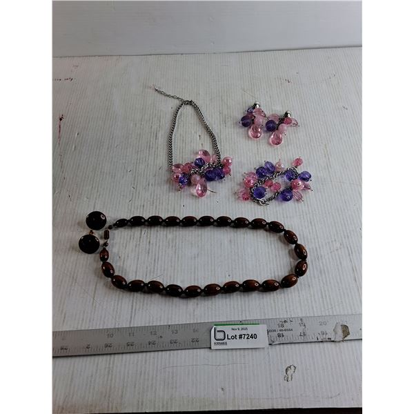 Vintage Wooden Necklace And Clip Earrings/ Vintage Pink And Purple Lucite Bead Jewelry Set
