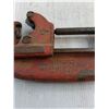 Image 2 : Ridgid #4S HD 2"-4" Pipe Vise/Cutter - Pickup Only