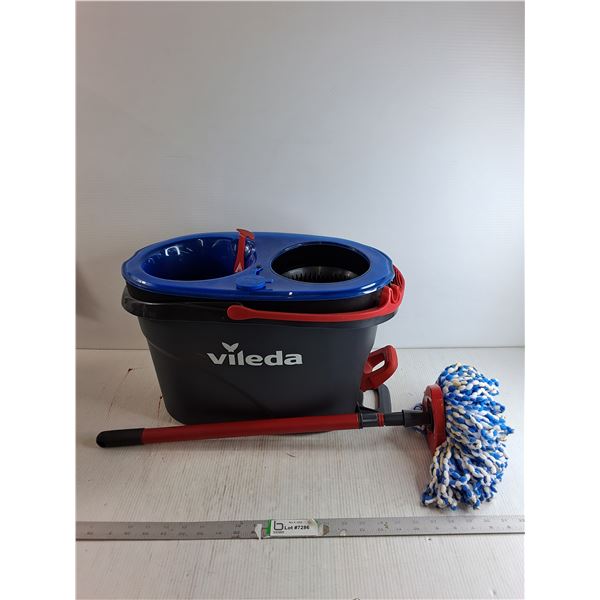 "Vileda" Mop Wringer Bucket With Foot Pedal To Wring Mop And Entendable Mop