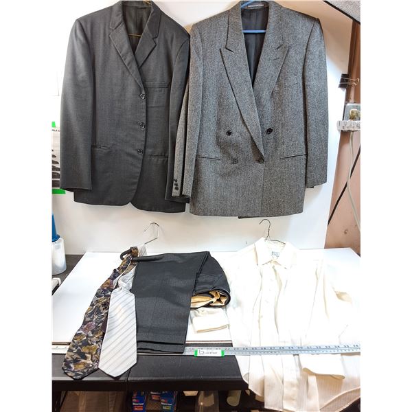 * Mens Size Small Suit Set: (2) Coats, (2) Ties, Pants & Shirt