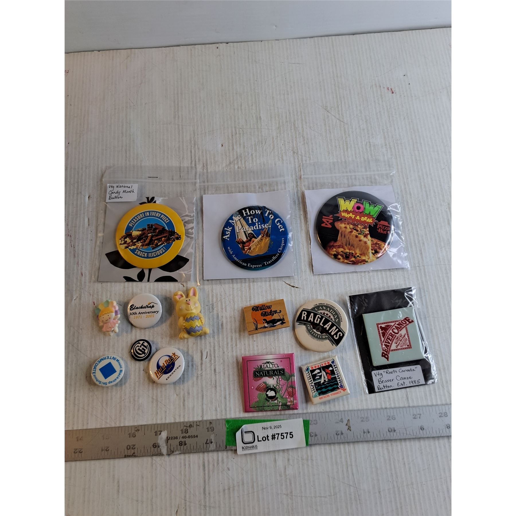 (14) Assorted Pin Back Buttons - Bodnarus Auctioneering