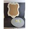 Image 1 : Plastic Wreath Board 15"/ White Frame 21" x 17"