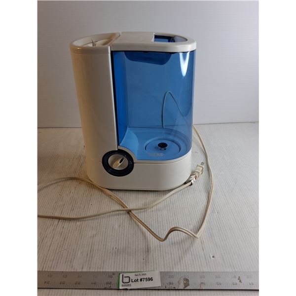 Vicks Humidifier (Powers On)