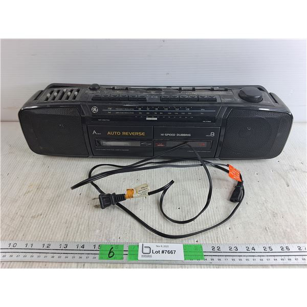 General Electric AM/FM Stereo Dual Cassette Recorder - Powers On, As Is
