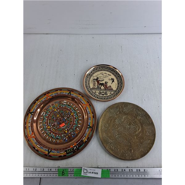 Decorative Collectors Plates