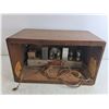 Image 5 : Antique Arcadia Radio - As Is, 17" x 9"  x 9"