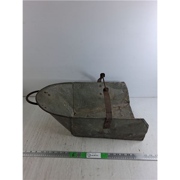 Galvanized Grain Scoop 21" x 13" x 8", Cannot Ship