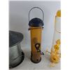 Image 3 : (3) Bird Feeders
