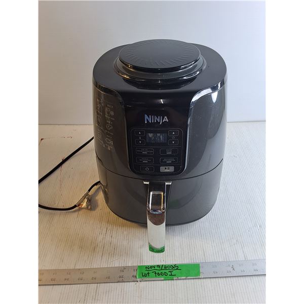 "Ninja" Air Fryer (Powers On) - Single Basket