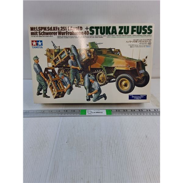 NOS 1:35 Stuka ZU FUSS Model Kit