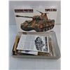 Image 2 : NOS 1:35 German Panther Model Kit
