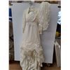 Image 3 : Bridal Chest Size 6-8 Wedding Dress w/Veil - Pickup Preferred