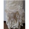Image 4 : Bridal Chest Size 6-8 Wedding Dress w/Veil - Pickup Preferred