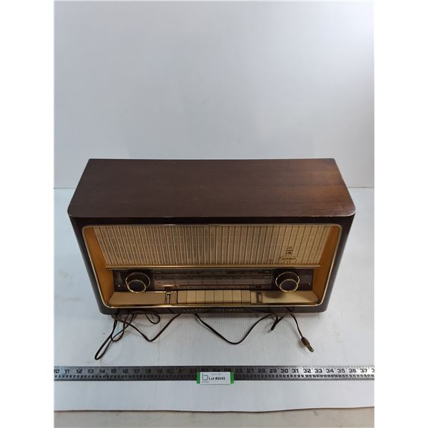 Vintage Grundig-Fleetwood 3262 Radio - 22x9x13" - No Power Detected - As is