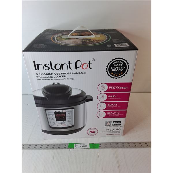 Instant Pot IP-LUX80 8 Quart Pressure Cooker-Powers On, Appears NIB, Pickup Preferred