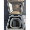Image 4 : Gold Star Electric Bread Maker (Powers On) -  13" x 8" x 12"